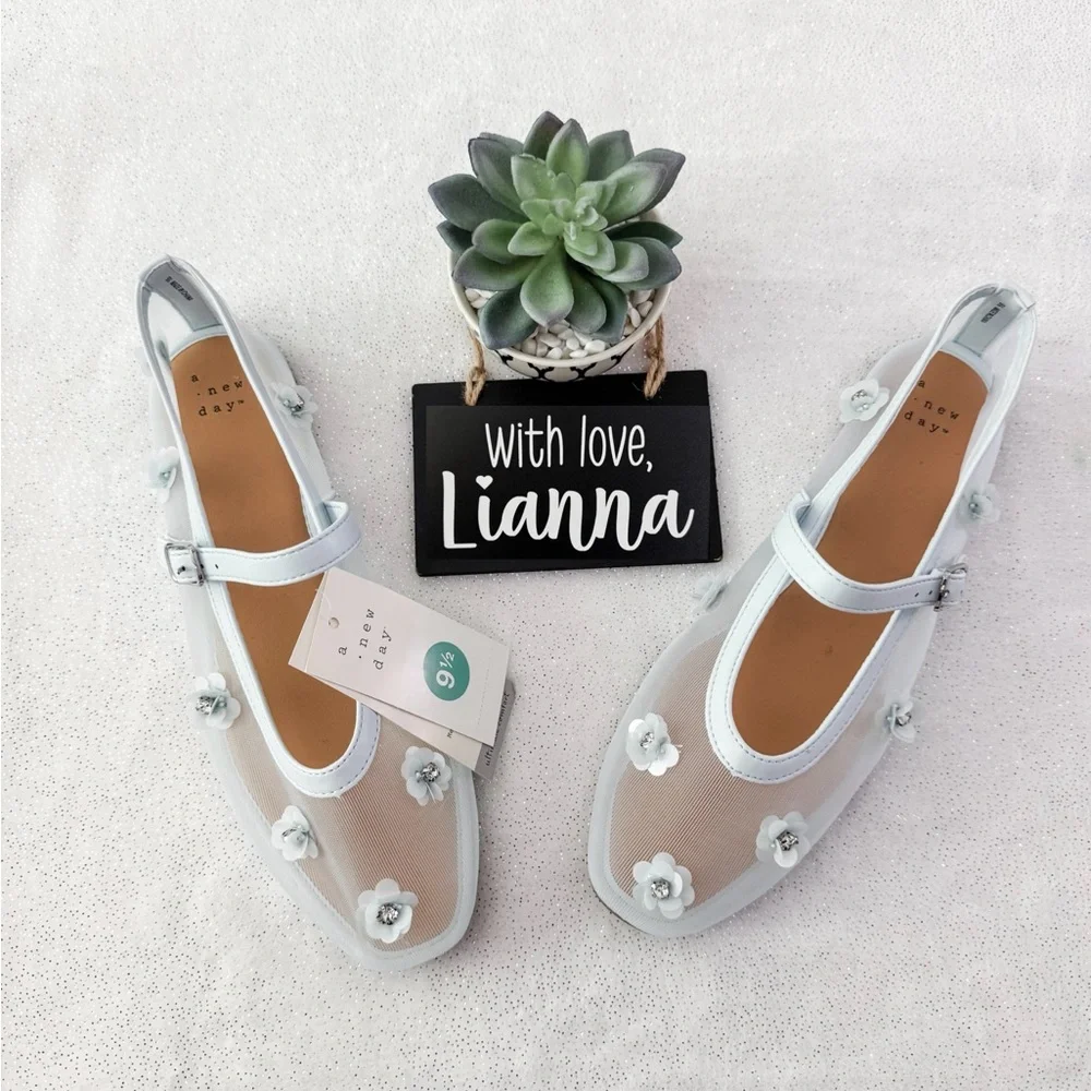 A NEW DAY Women’s Light Blue Everly Floral Mary Jane Flats - Picture 1 of 9